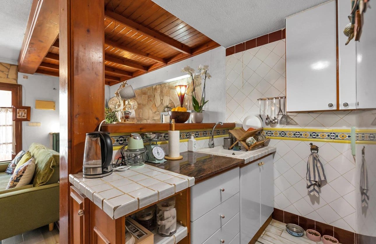 2 bedroom Townhouse for sale in Torrevieja with garage - € 240,000 (Ref: 10142658)