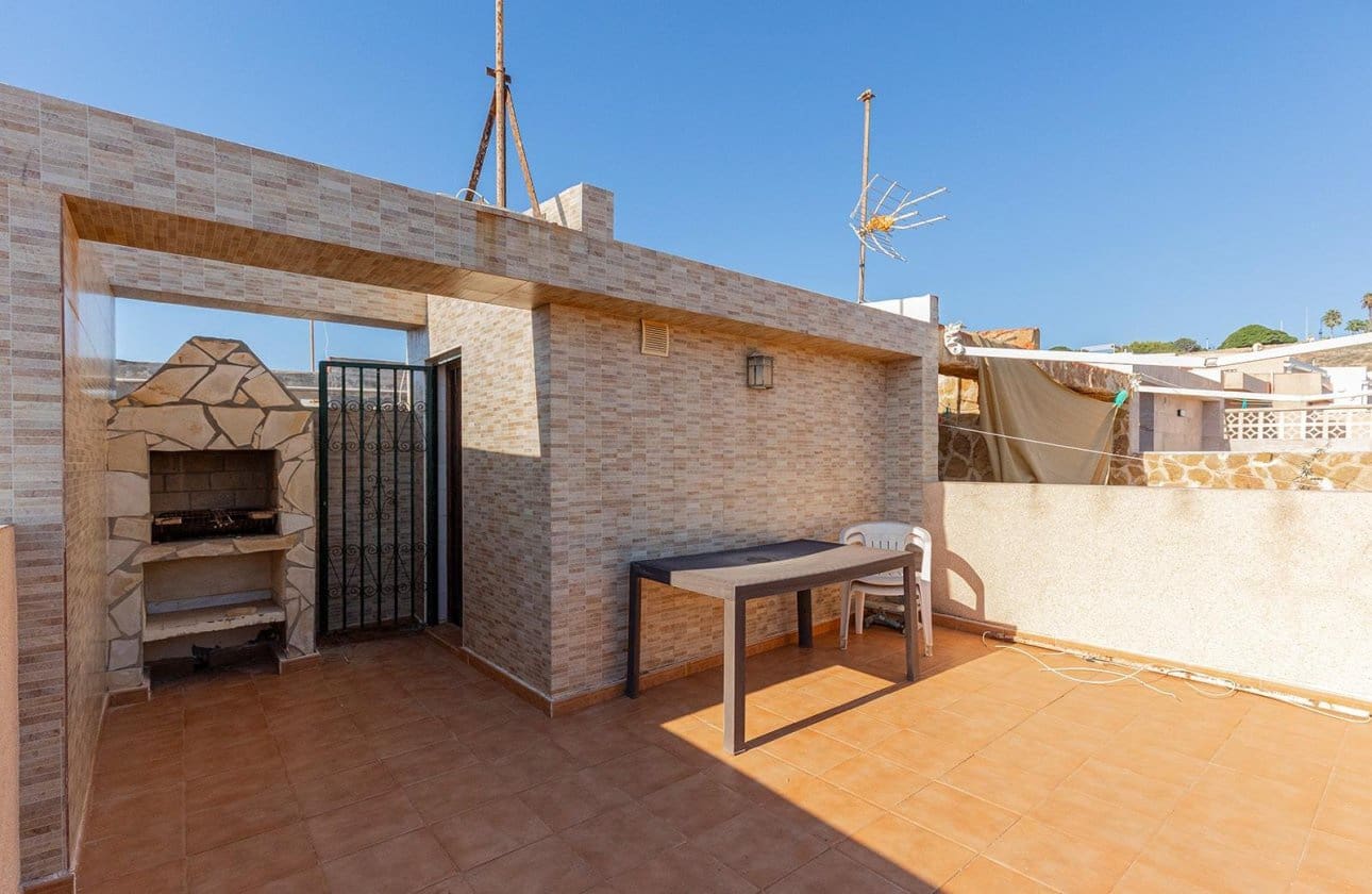 2 bedroom Townhouse for sale in Torrevieja with garage - € 240,000 (Ref: 10142658)
