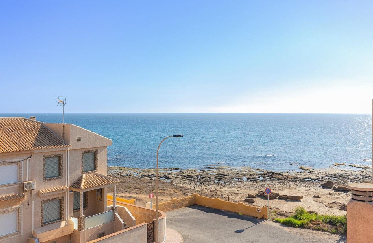 2 bedroom Townhouse for sale in Torrevieja with garage - € 240,000 (Ref: 10142658)
