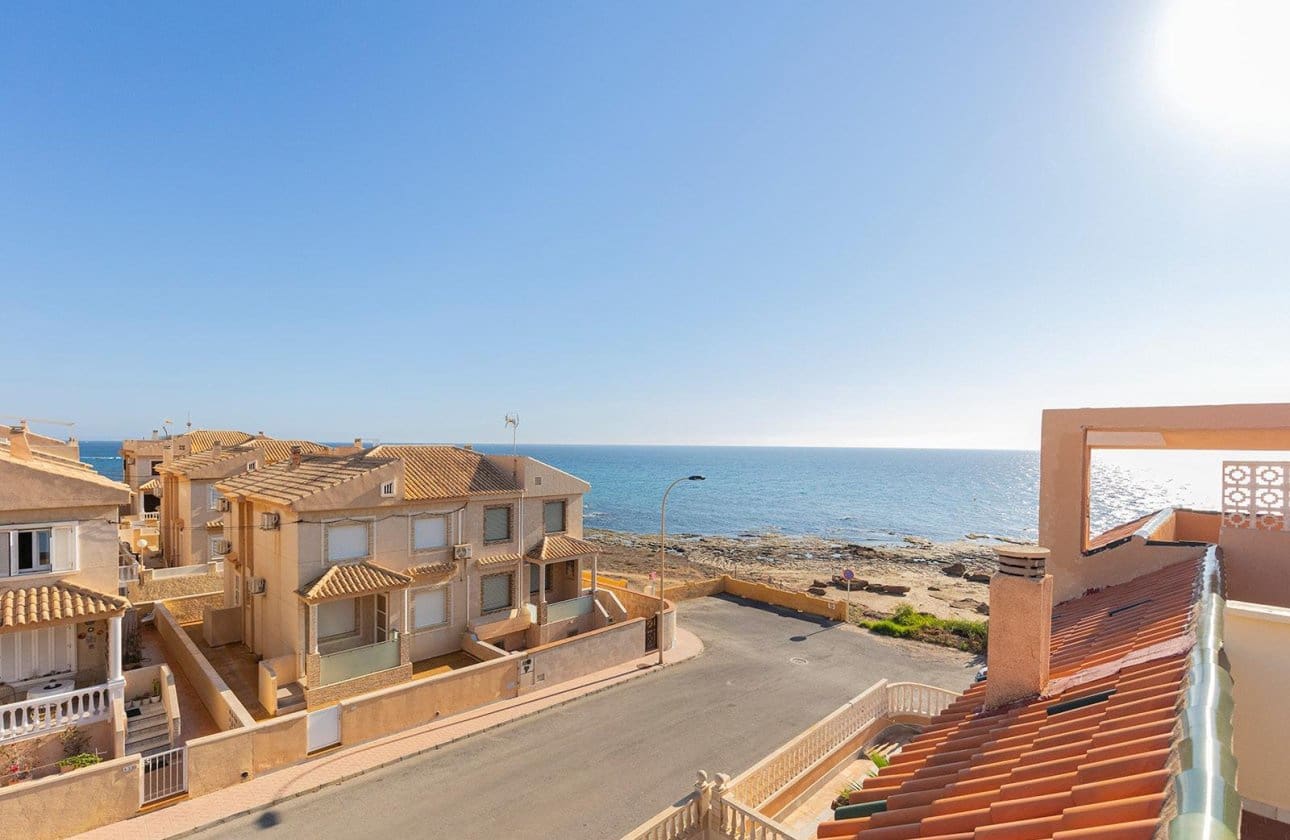 2 bedroom Townhouse for sale in Torrevieja with garage - € 240,000 (Ref: 10142658)