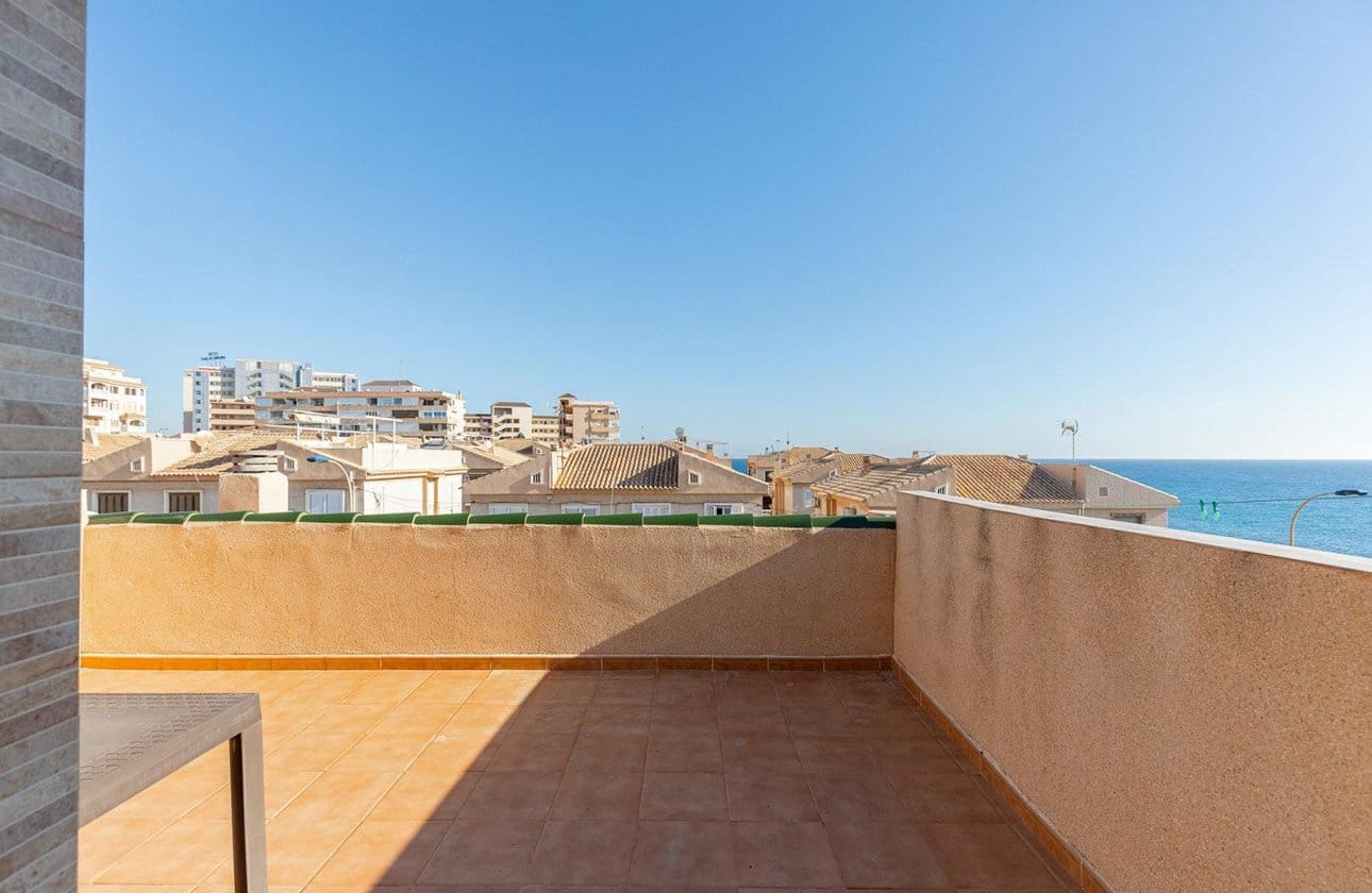2 bedroom Townhouse for sale in Torrevieja with garage - € 240,000 (Ref: 10142658)
