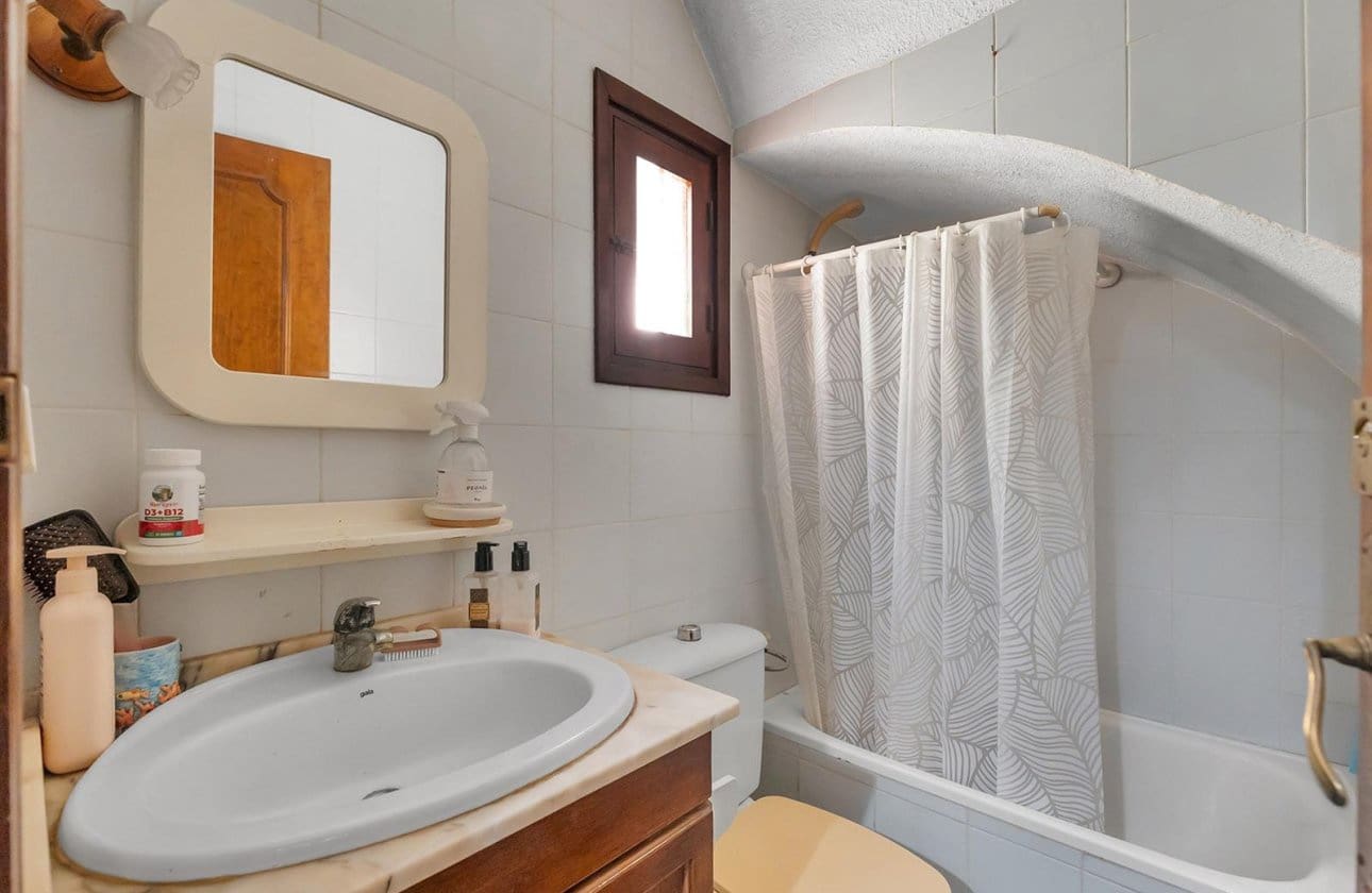 2 bedroom Townhouse for sale in Torrevieja with garage - € 240,000 (Ref: 10142658)