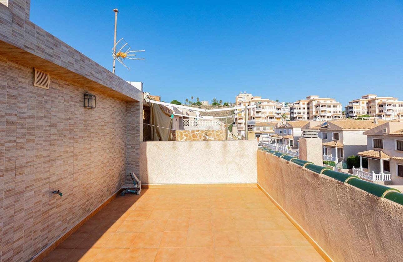 2 bedroom Townhouse for sale in Torrevieja with garage - € 240,000 (Ref: 10142658)