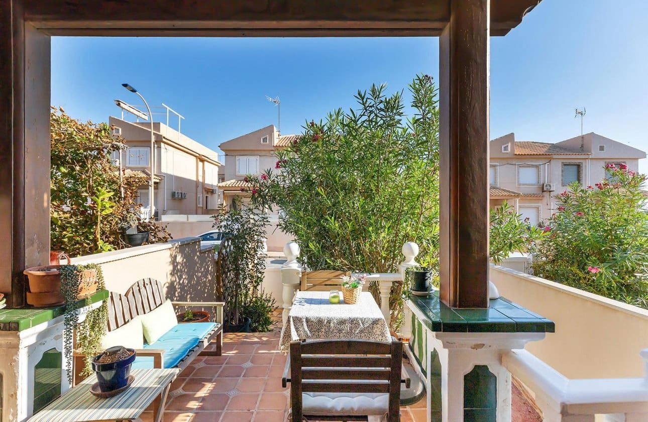 2 bedroom Townhouse for sale in Torrevieja with garage - € 240,000 (Ref: 10142658)