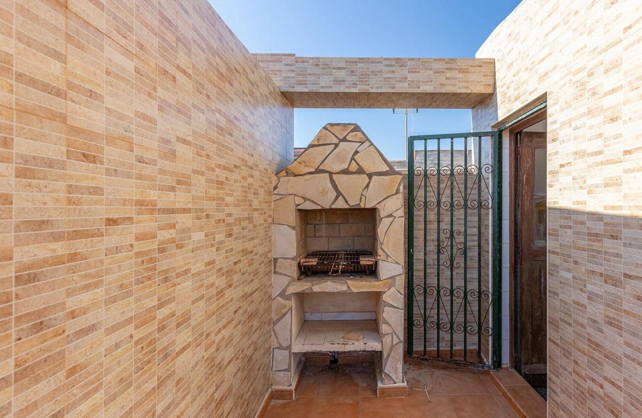 2 bedroom Townhouse for sale in Torrevieja with garage - € 240,000 (Ref: 10142658)