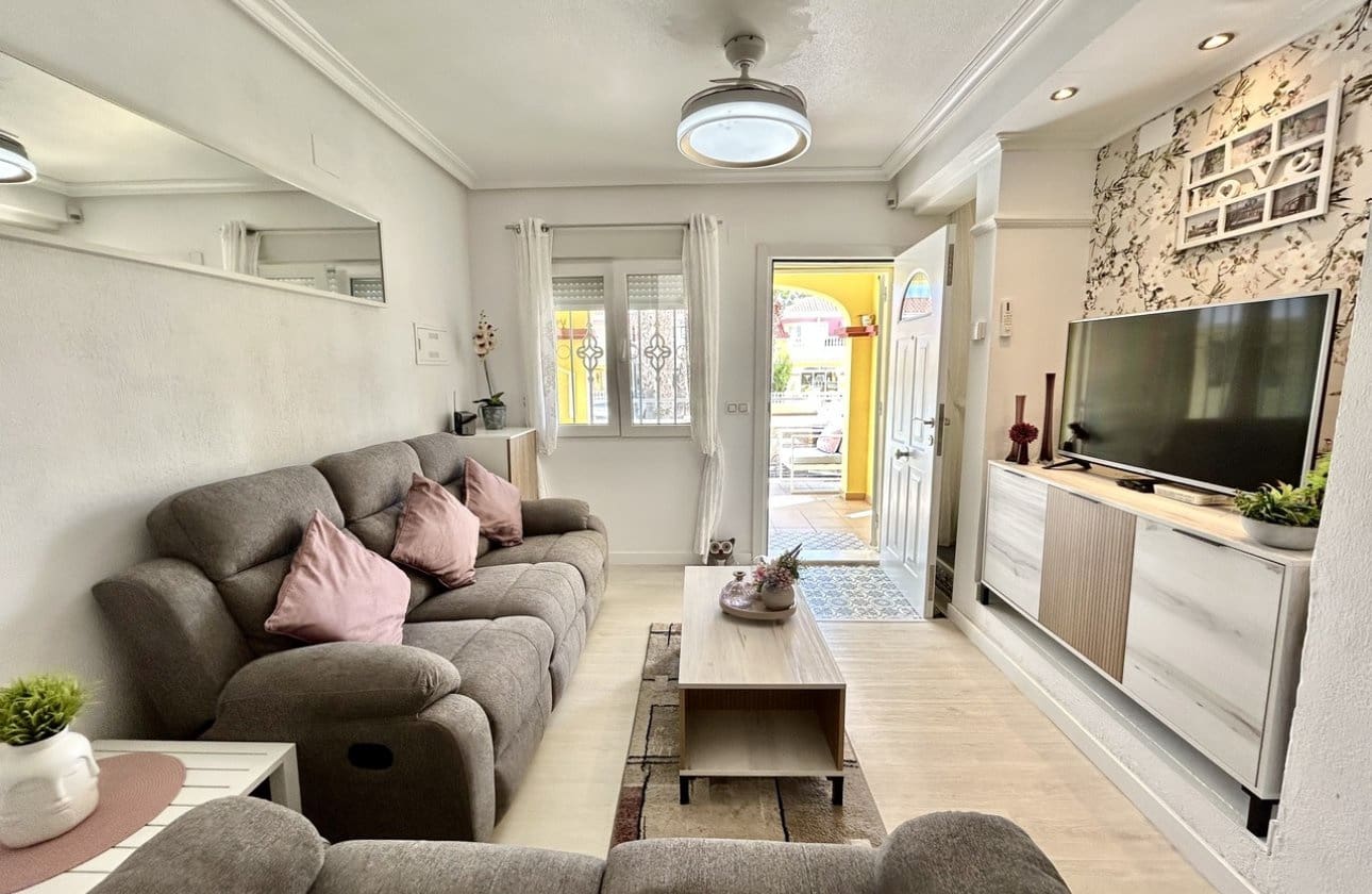 3 soveværelse Byhus til salg i Cabo Roig med swimmingpool garage - € 219.995 (Ref: 10142659)