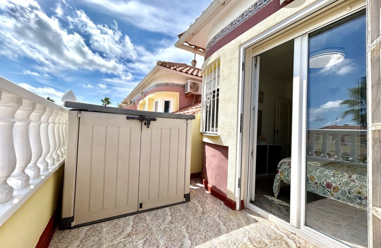 3 soveværelse Byhus til salg i Cabo Roig med swimmingpool garage - € 219.995 (Ref: 10142659)