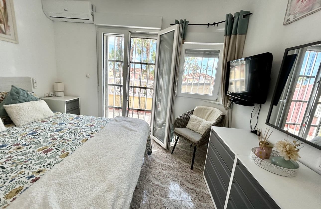 3 soveværelse Byhus til salg i Cabo Roig med swimmingpool garage - € 219.995 (Ref: 10142659)