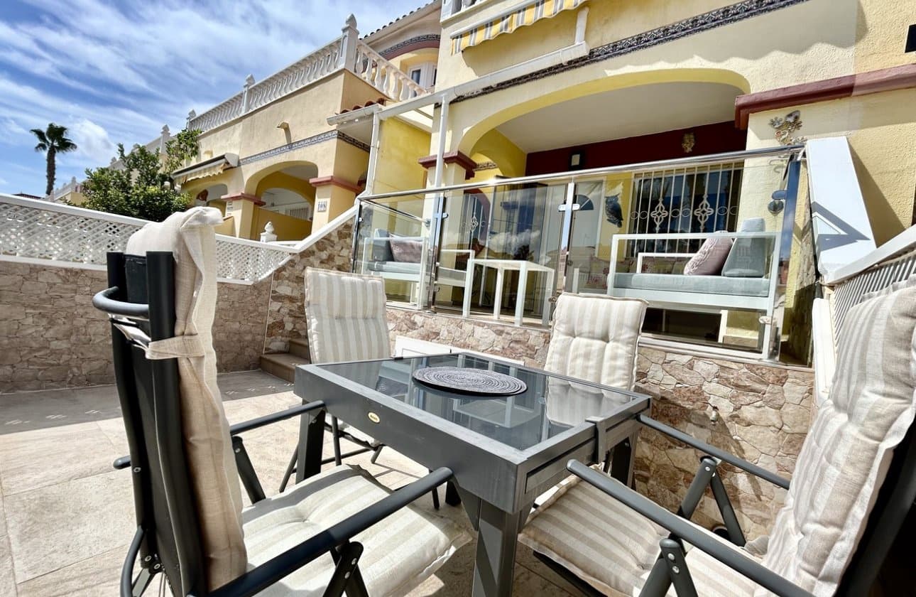 3 soveværelse Byhus til salg i Cabo Roig med swimmingpool garage - € 219.995 (Ref: 10142659)