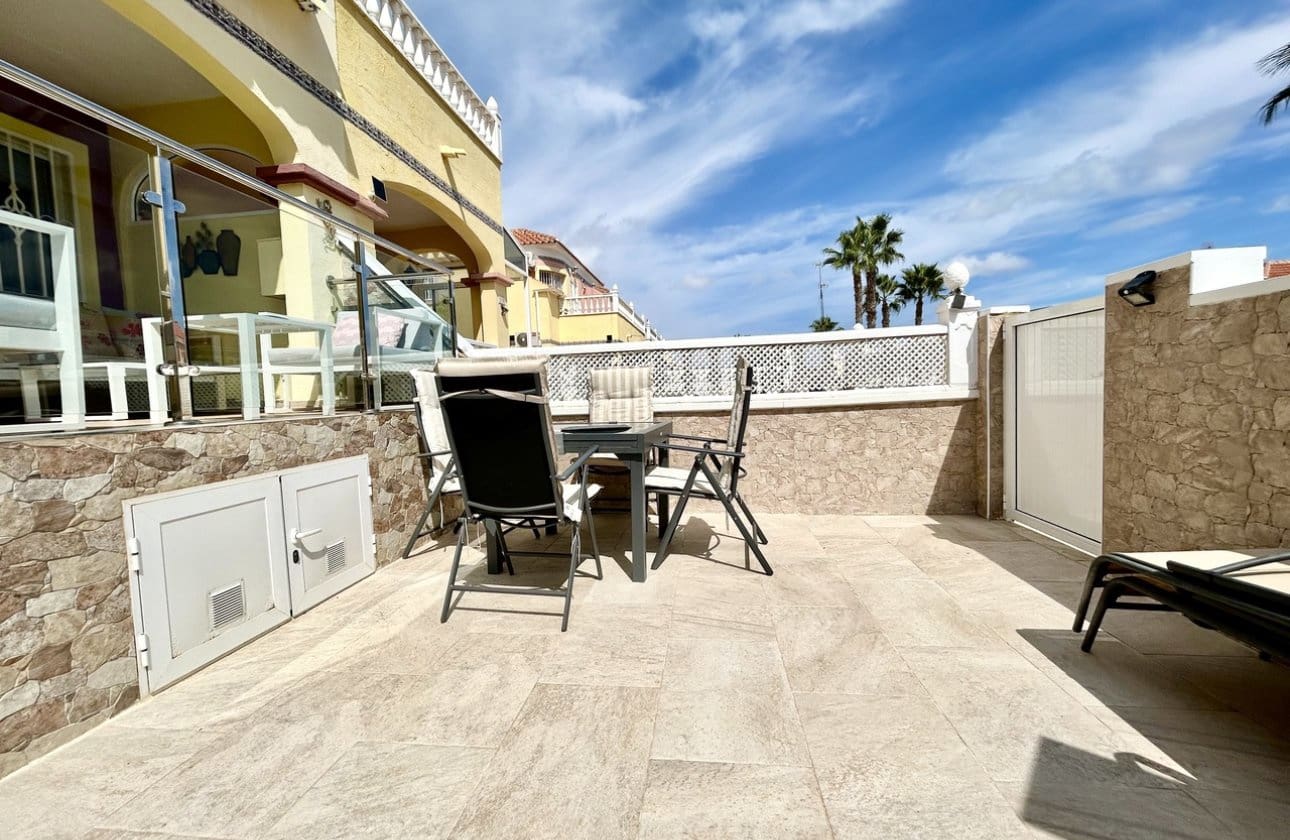 3 soveværelse Byhus til salg i Cabo Roig med swimmingpool garage - € 219.995 (Ref: 10142659)