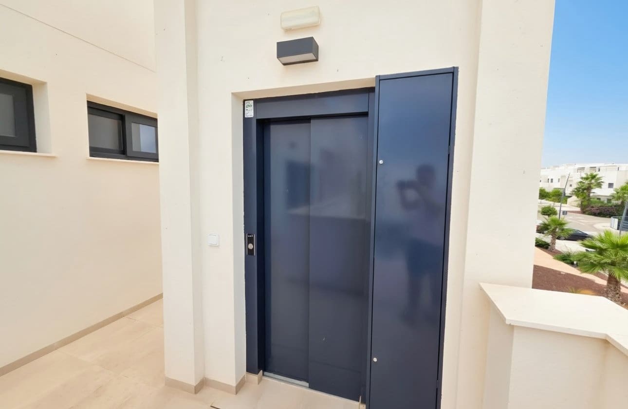 2 soveværelse Penthouse til salg i Pilar de la Horadada med swimmingpool - € 362.000 (Ref: 10142661)