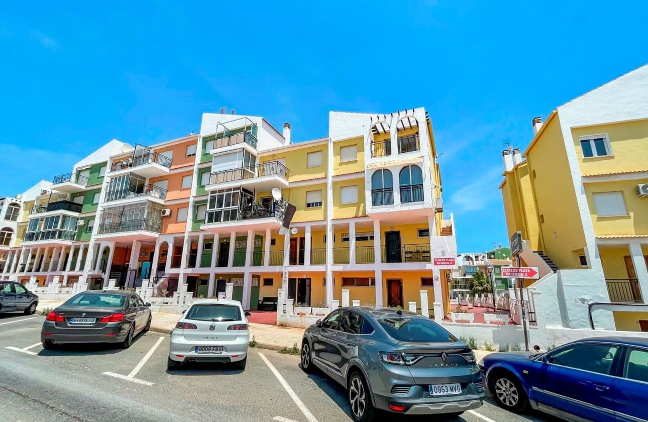 2 soverom Leilighet til salgs i Torrevieja med svømmebasseng - € 145 000 (Ref: 10142666)