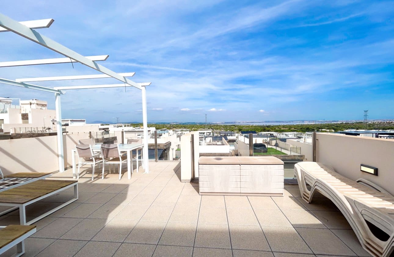 3 sovrum Villa till salu i Villamartin med pool - 379 995 € (Ref: 10148285)