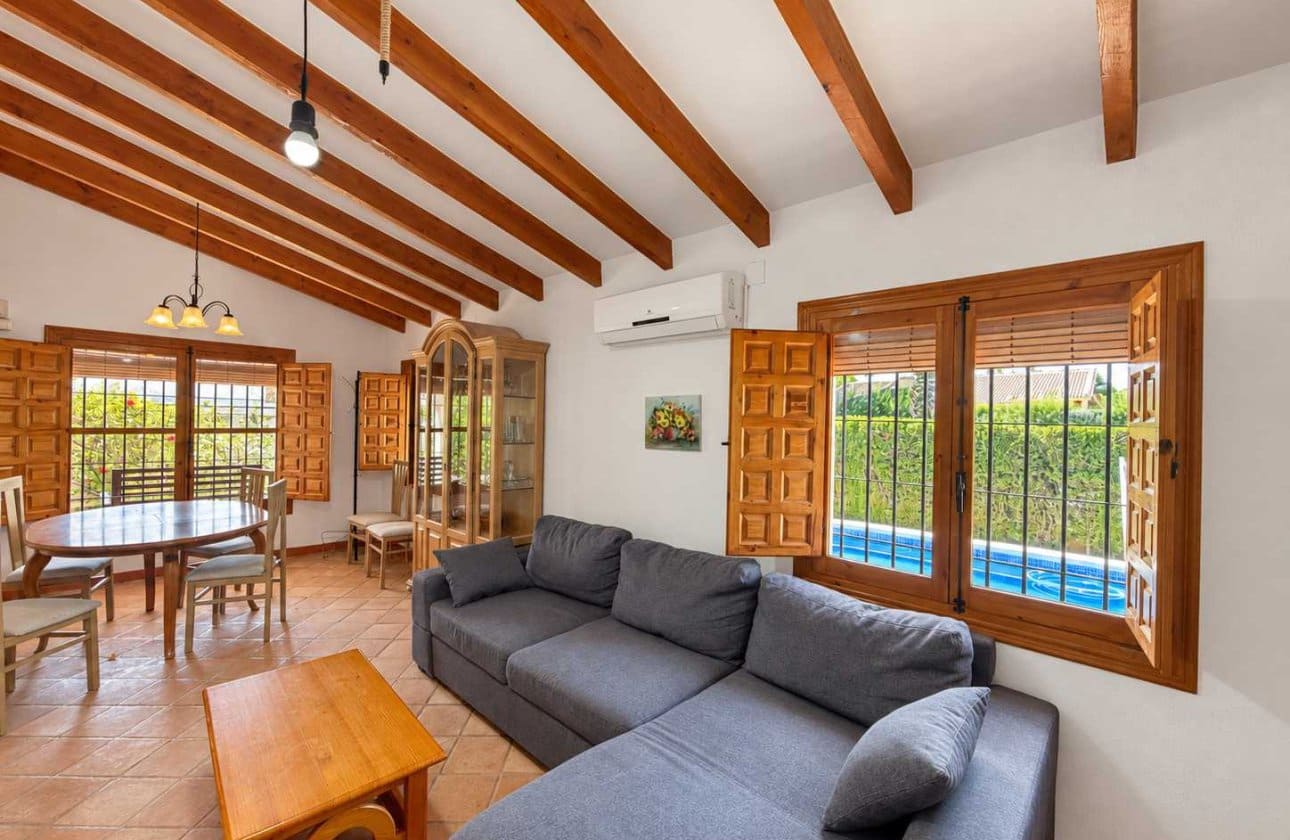 4 bedroom Villa for sale in Cabo Roig with pool garage - € 749,950 (Ref: 10154909)