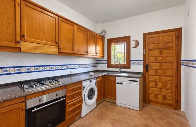 4 bedroom Villa for sale in Cabo Roig, Orihuela with pool garage - € 749,950 (Ref: 10154909)