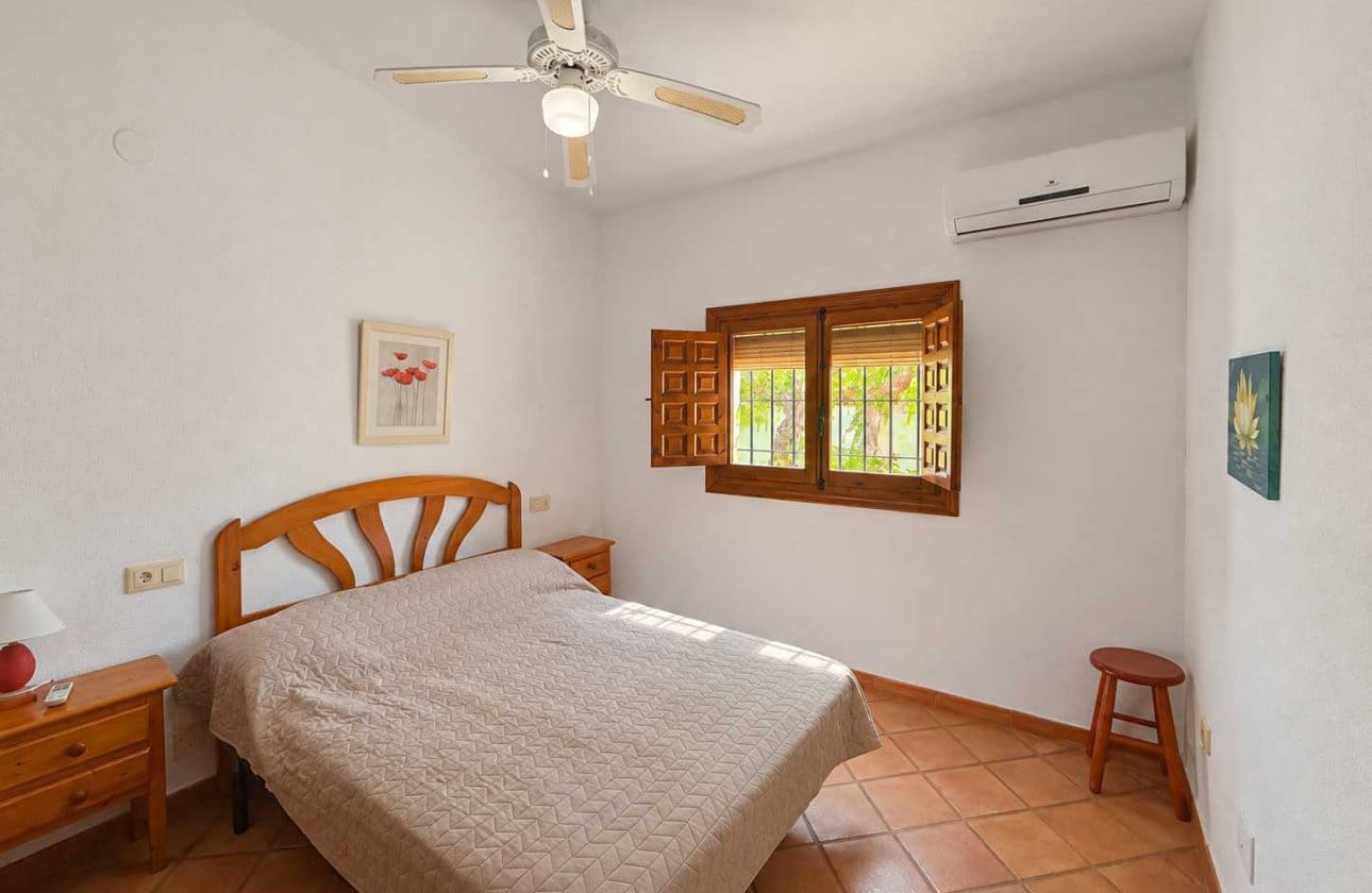4 bedroom Villa for sale in Cabo Roig with pool garage - € 749,950 (Ref: 10154909)