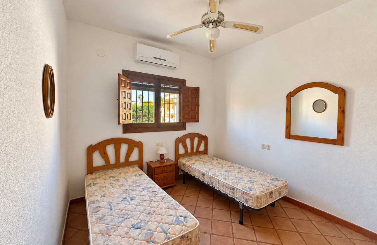 4 bedroom Villa for sale in Cabo Roig with pool garage - € 749,950 (Ref: 10154909)