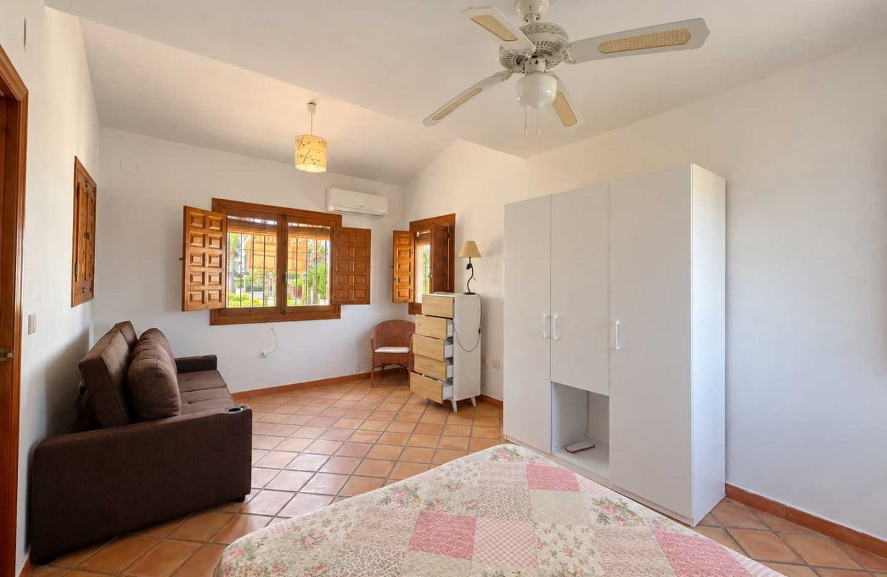 4 bedroom Villa for sale in Cabo Roig with pool garage - € 749,950 (Ref: 10154909)