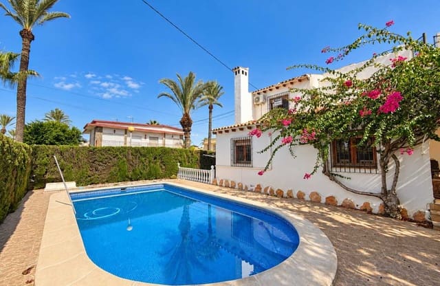 4 bedroom Villa for sale in Cabo Roig, Orihuela with pool garage - € 749,950 (Ref: 10154909)