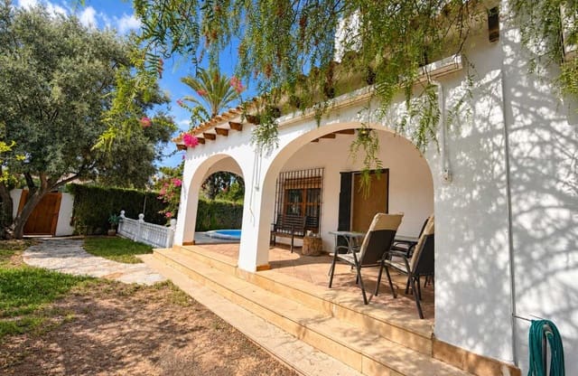 4 bedroom Villa for sale in Cabo Roig, Orihuela with pool garage - € 749,950 (Ref: 10154909)