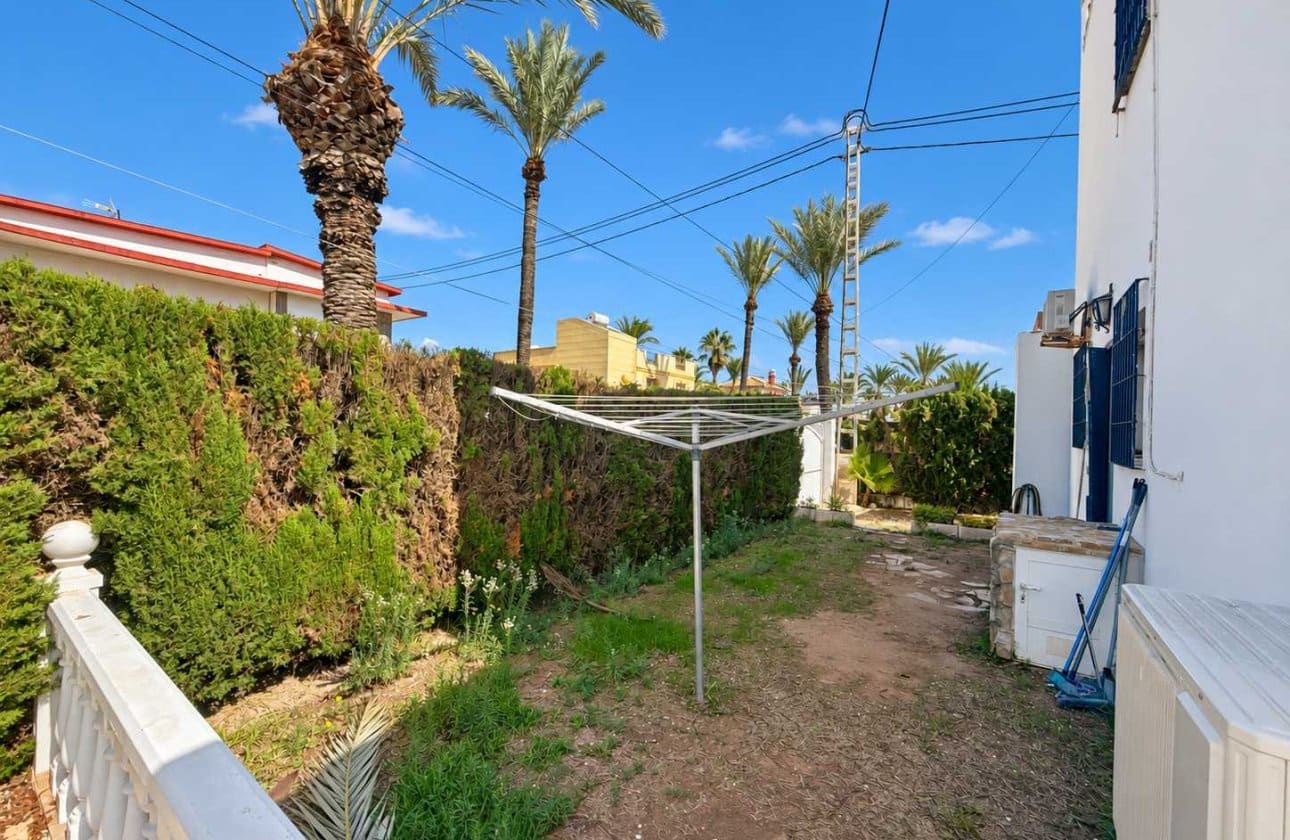 4 bedroom Villa for sale in Cabo Roig with pool garage - € 749,950 (Ref: 10154909)