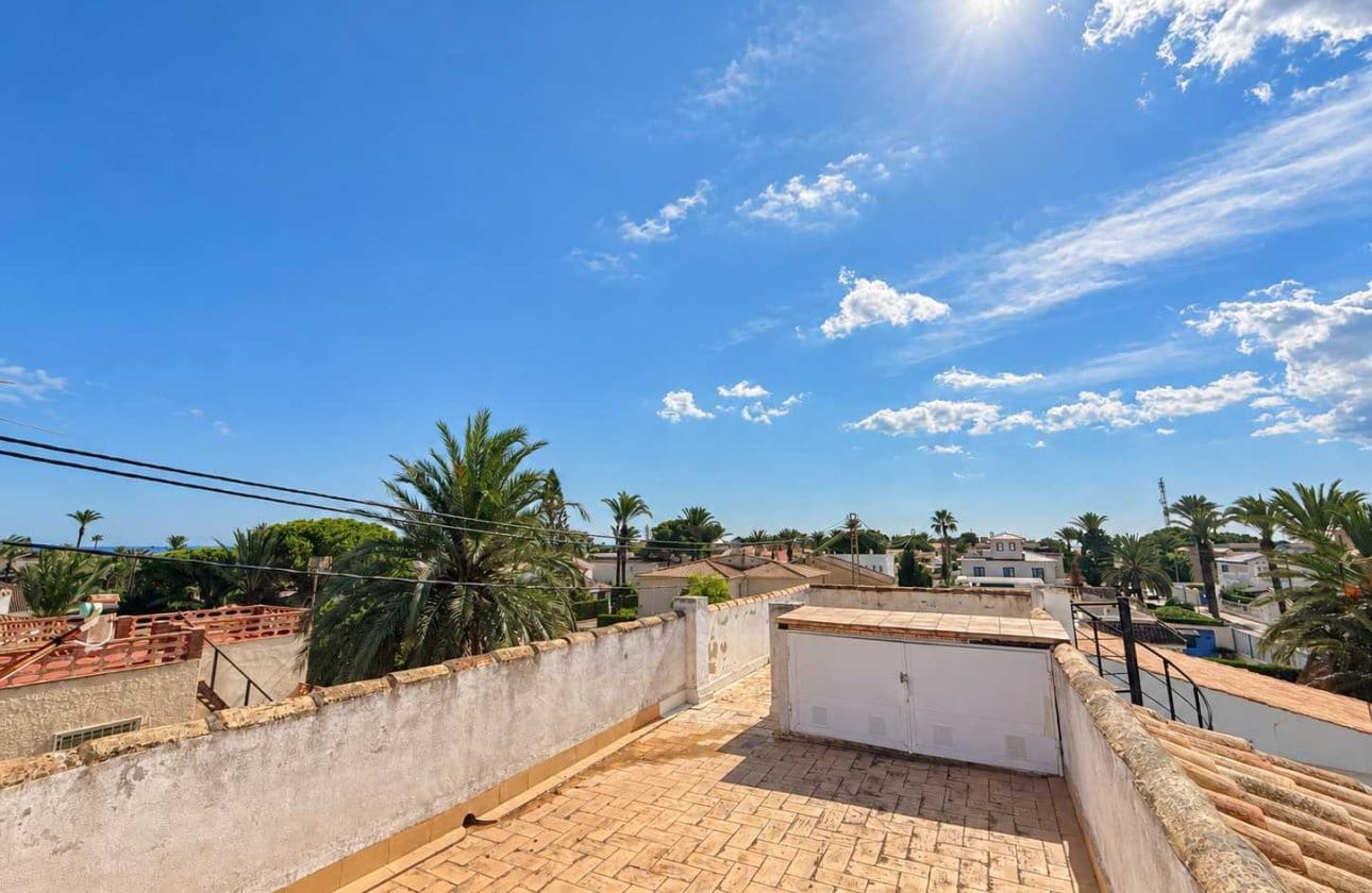 4 bedroom Villa for sale in Cabo Roig with pool garage - € 749,950 (Ref: 10154909)