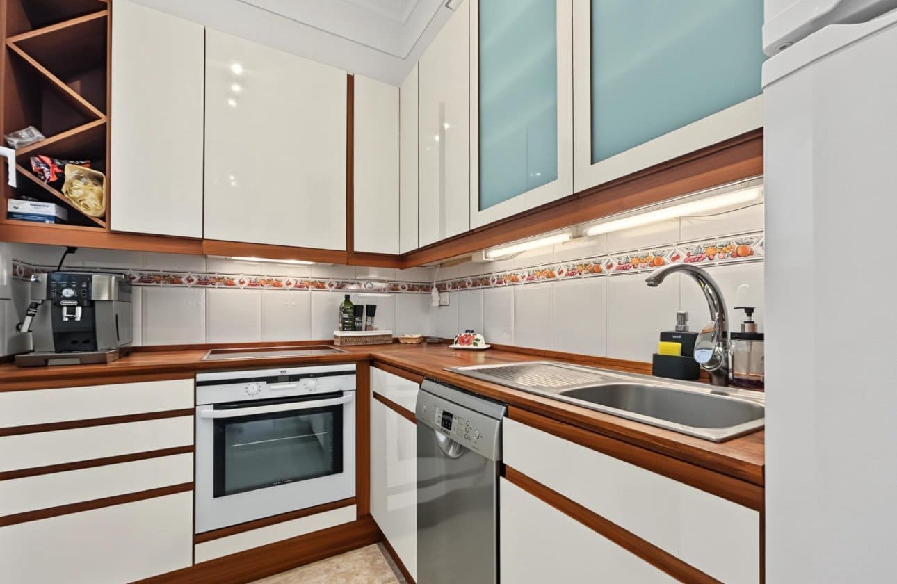 Bungalow de 2 habitaciones en Orihuela Costa en venta con piscina - 193.900 € (Ref: 10159749)