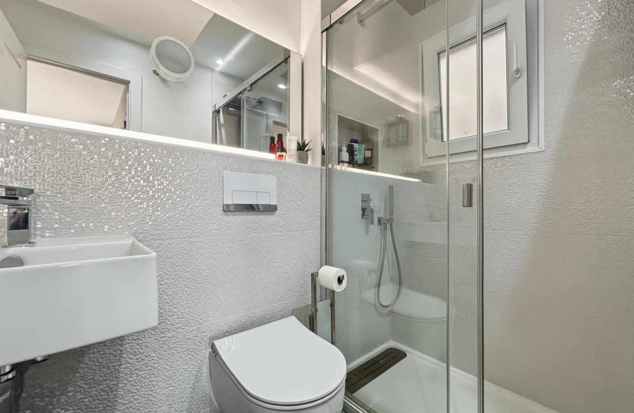Bungalow de 2 habitaciones en Orihuela Costa en venta con piscina - 193.900 € (Ref: 10159749)