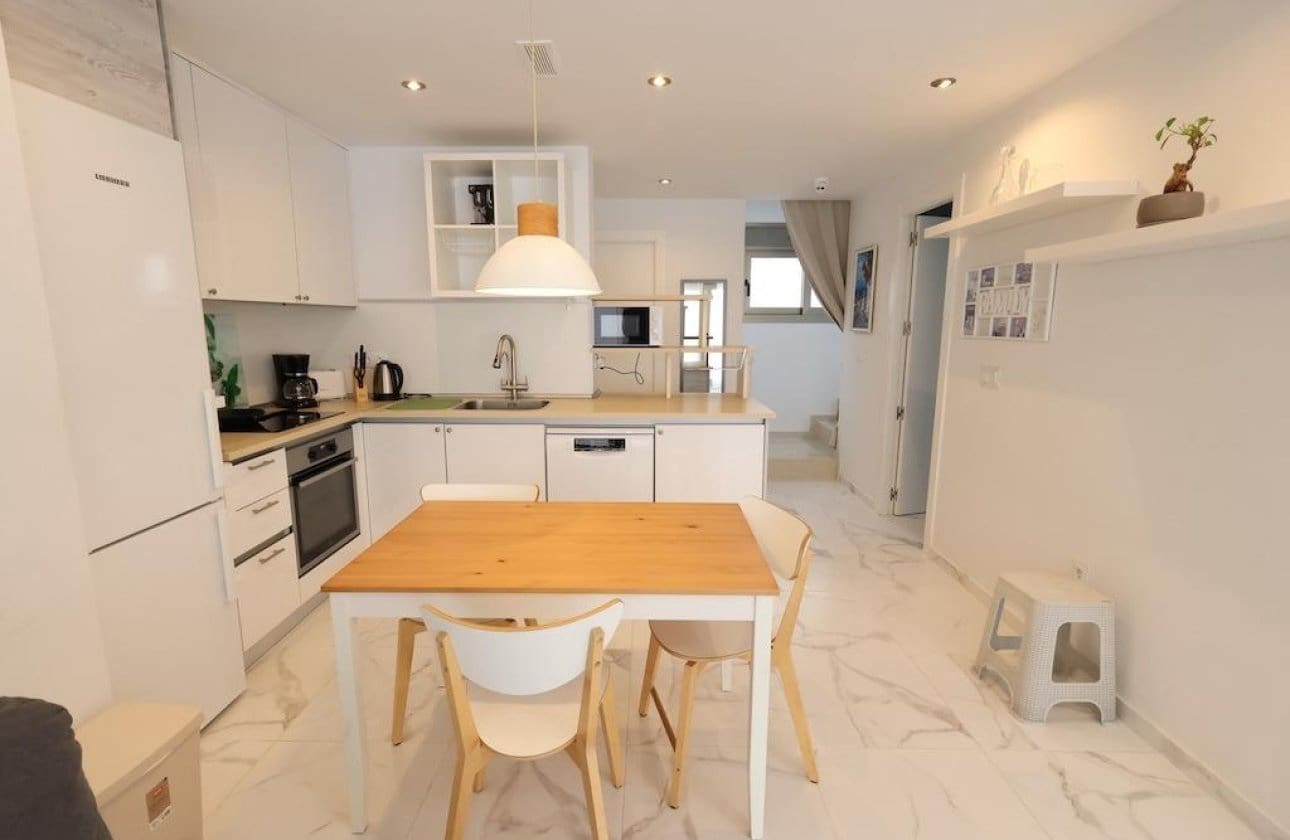 3 slaapkamer Villa te koop in Orihuela Costa met zwembad - € 450.000 (Ref: 10159750)