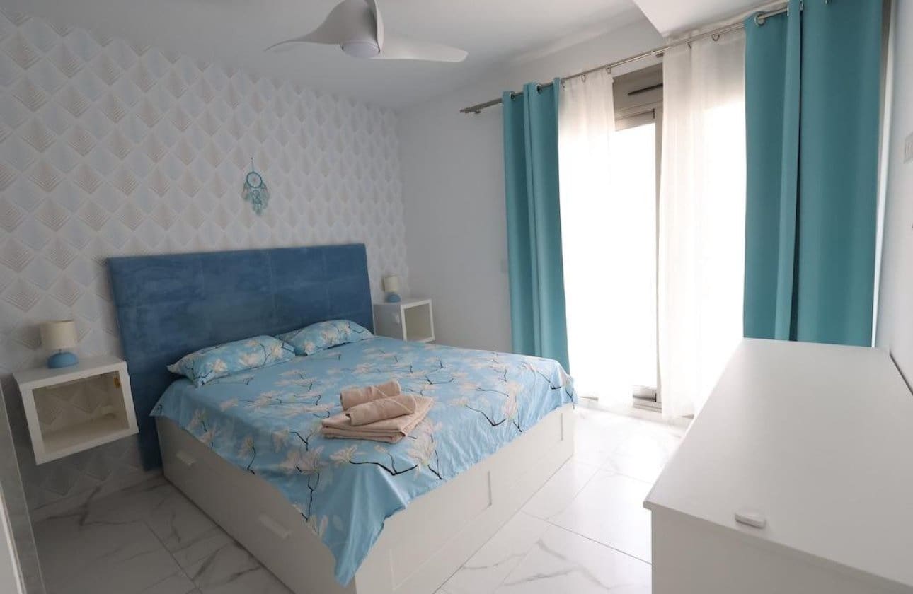 3 slaapkamer Villa te koop in Orihuela Costa met zwembad - € 450.000 (Ref: 10159750)