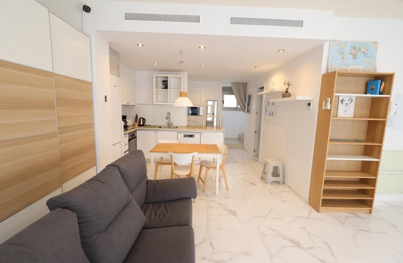 3 slaapkamer Villa te koop in Orihuela Costa met zwembad - € 450.000 (Ref: 10159750)
