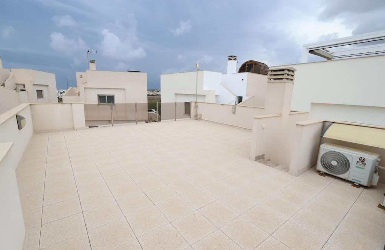 3 slaapkamer Villa te koop in Orihuela Costa met zwembad - € 450.000 (Ref: 10159750)
