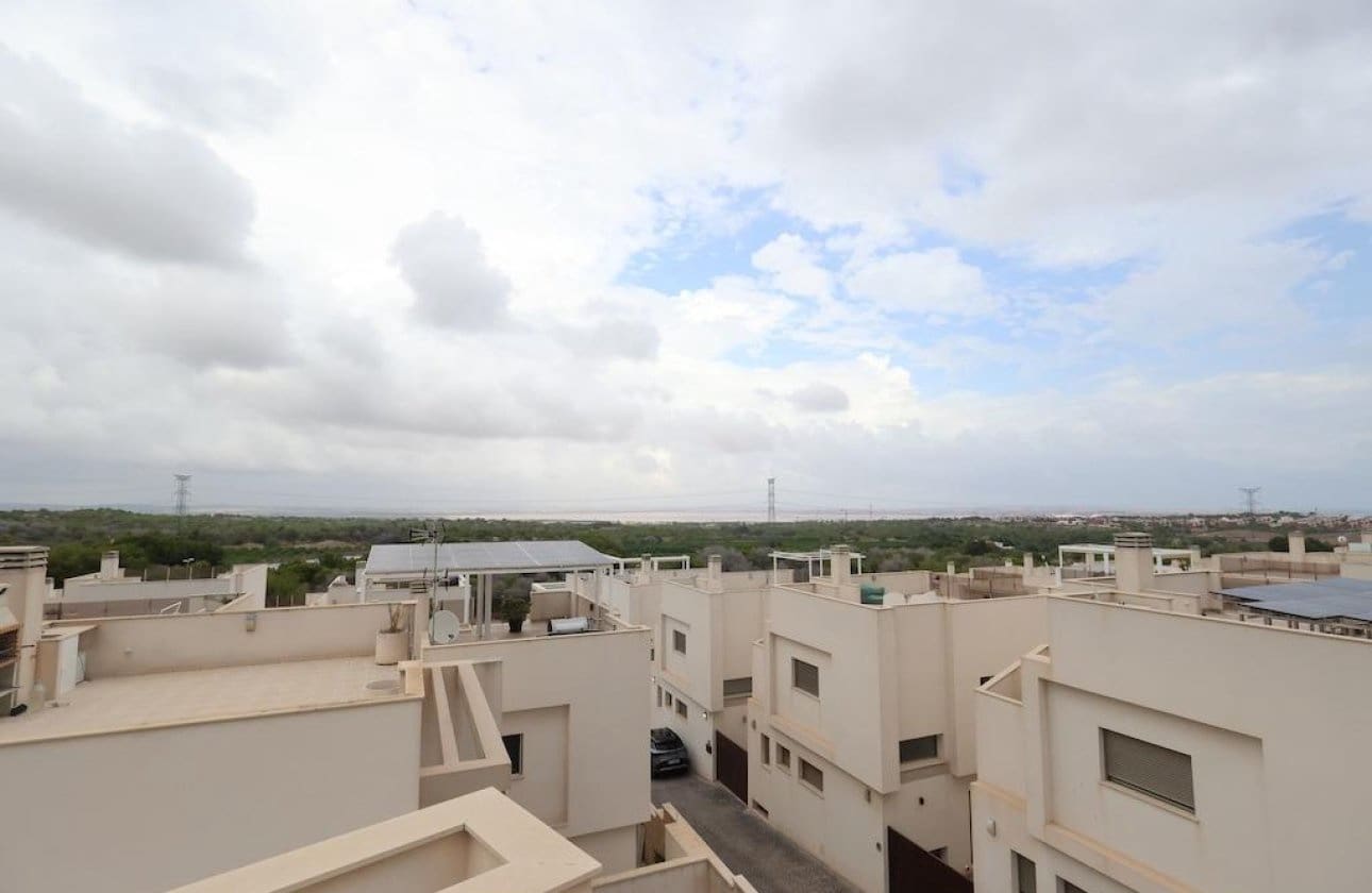 3 slaapkamer Villa te koop in Orihuela Costa met zwembad - € 450.000 (Ref: 10159750)