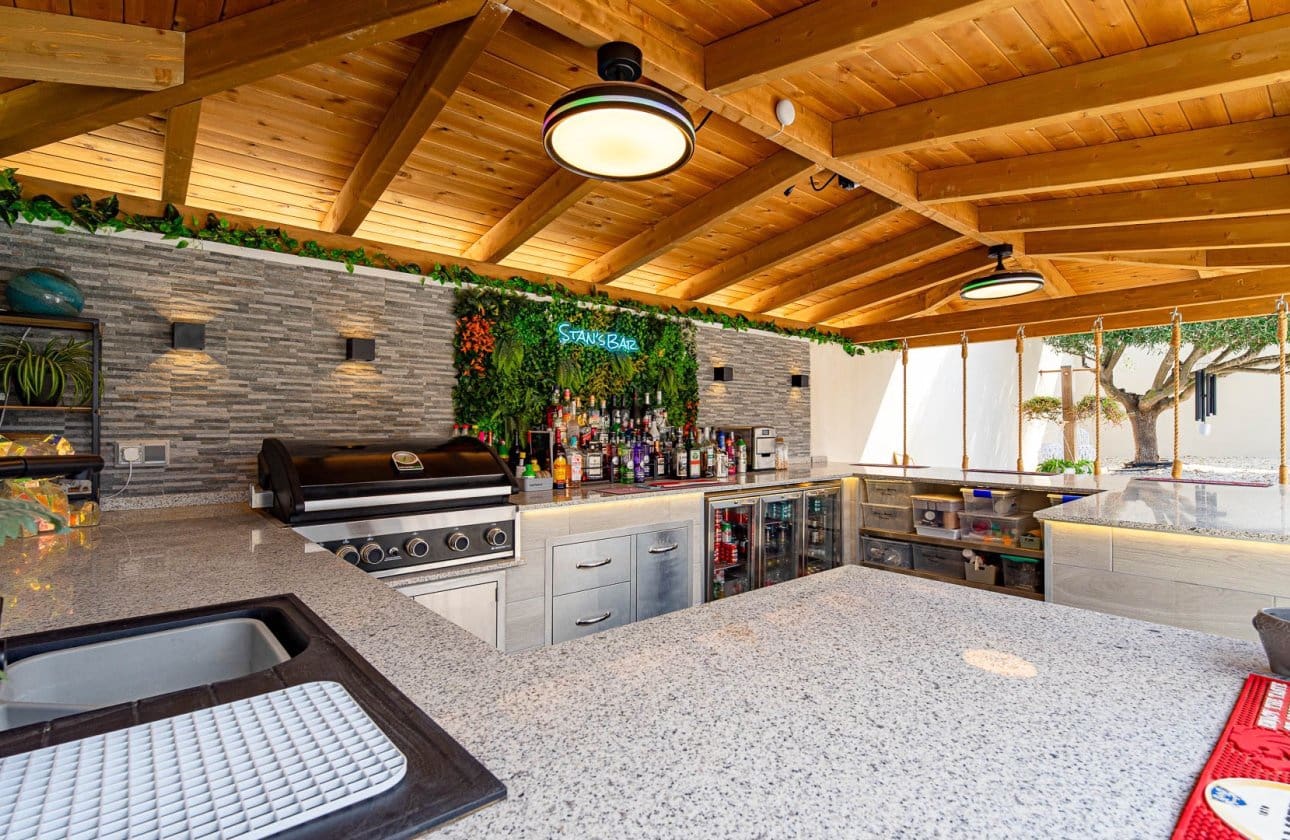 3 bedroom Villa for sale in Villamartin with pool - € 770,000 (Ref: 10164702)