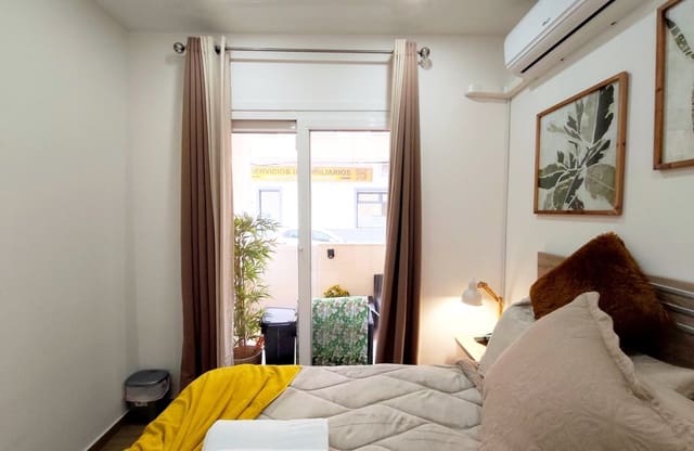 1 chambre Appartement de Plage à vendre à Las Piscinas Naturales, Torrevieja - 156 500 € (Ref: 10168770)