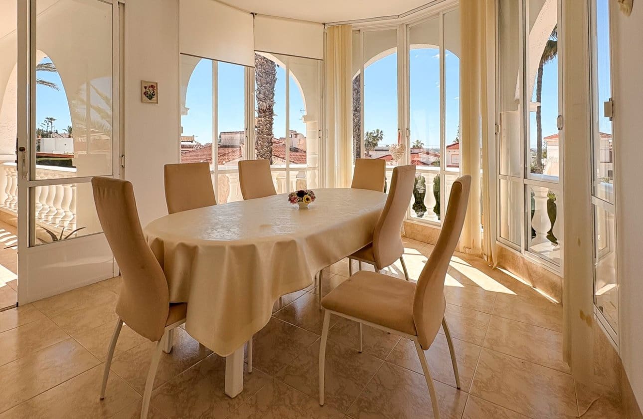4 bedroom Villa for sale in Ciudad Quesada with pool - € 695,000 (Ref: 10171095)