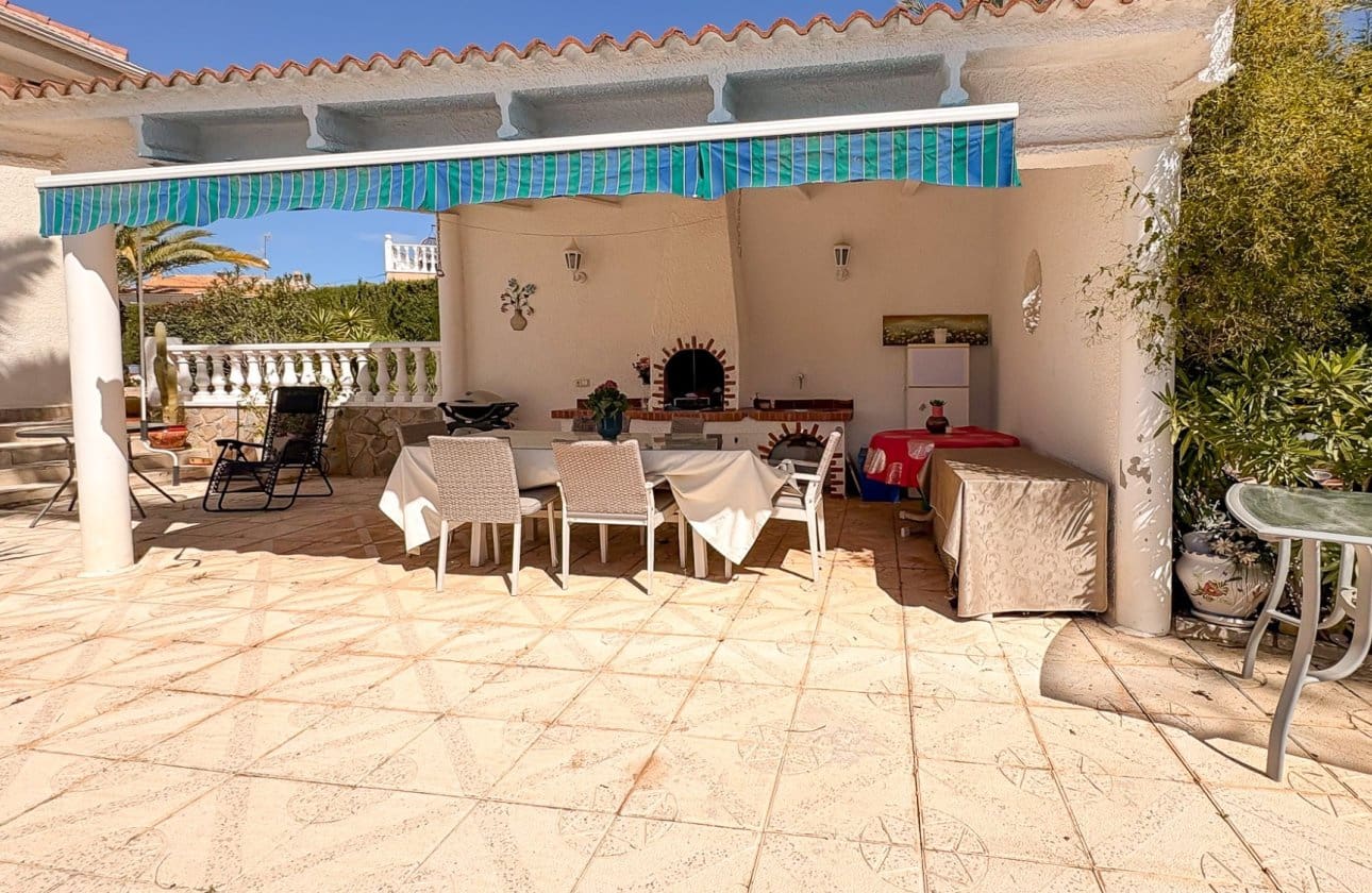 4 bedroom Villa for sale in Ciudad Quesada with pool - € 695,000 (Ref: 10171095)