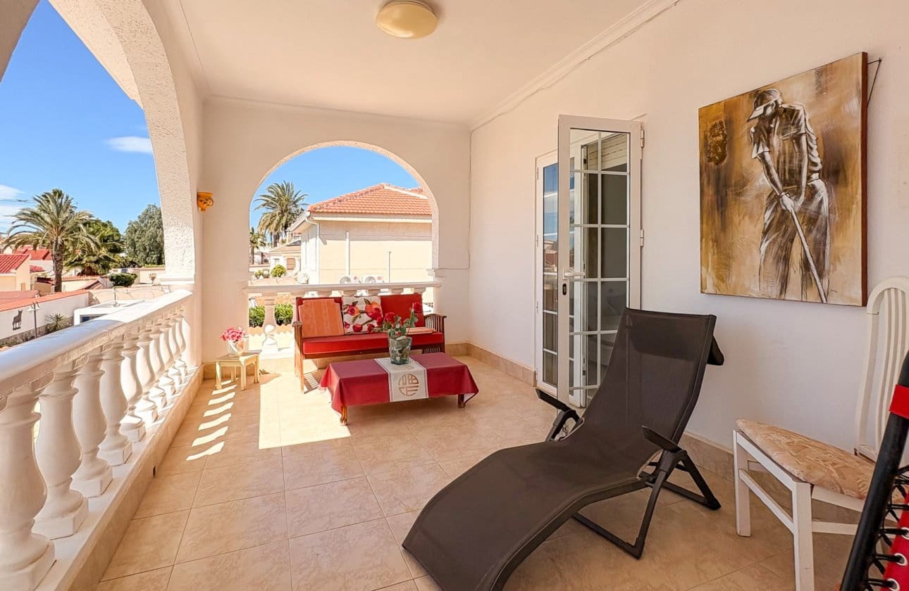 4 bedroom Villa for sale in Ciudad Quesada with pool - € 695,000 (Ref: 10171095)
