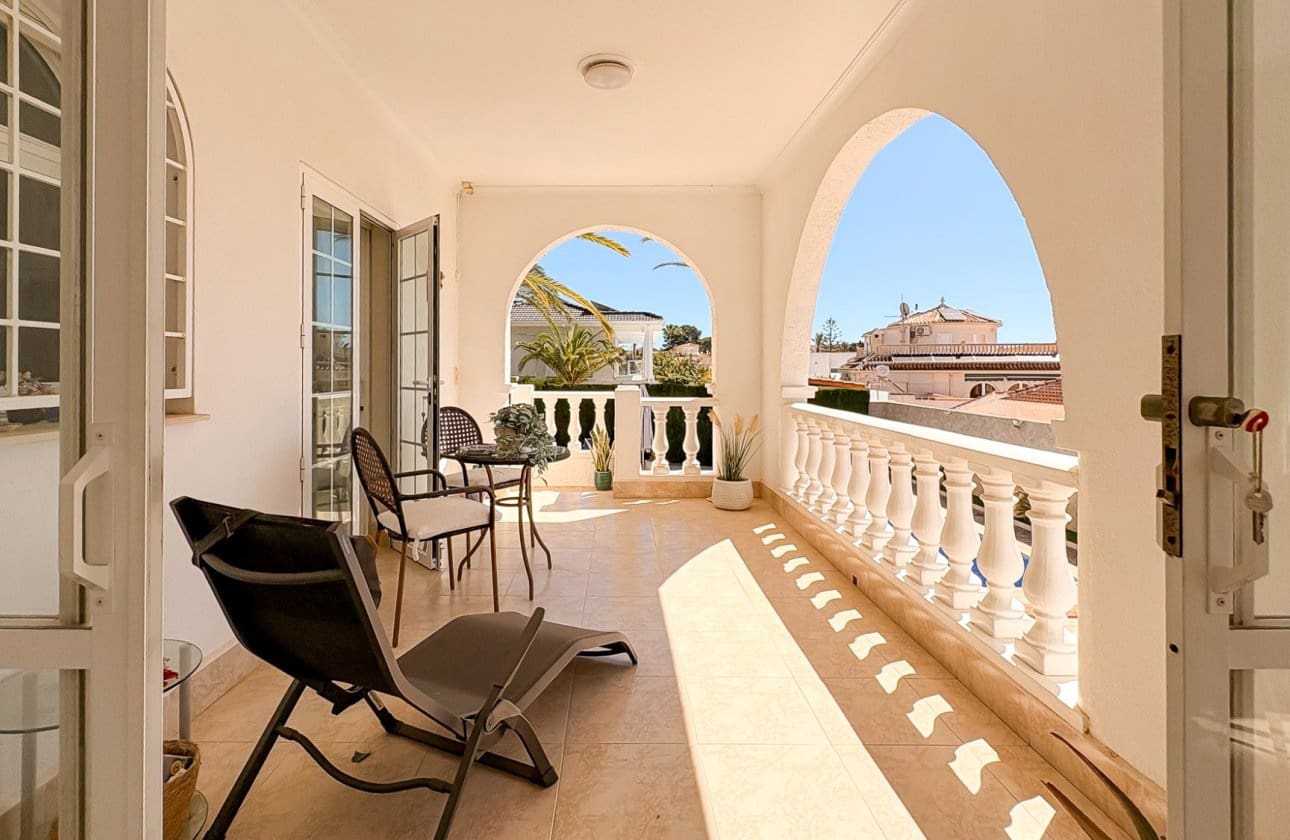 4 bedroom Villa for sale in Ciudad Quesada with pool - € 695,000 (Ref: 10171095)