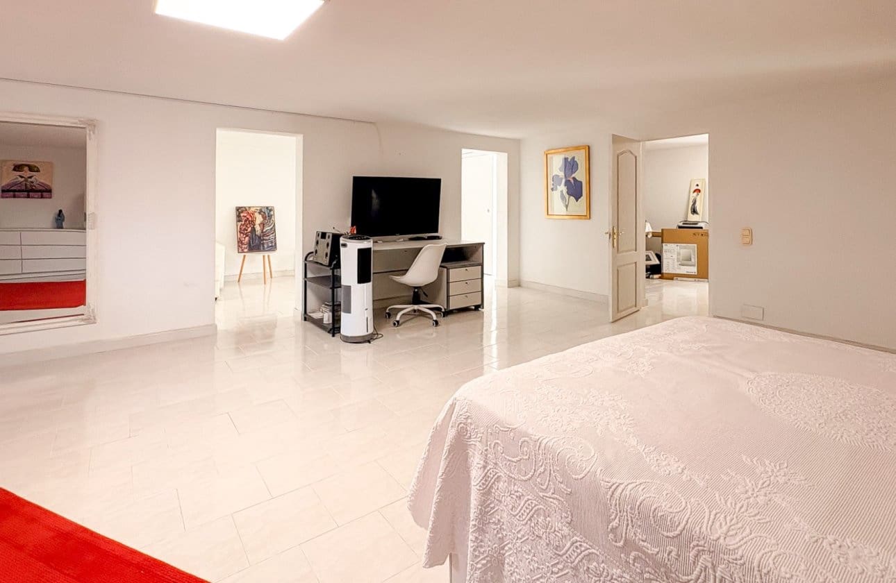 4 bedroom Villa for sale in Ciudad Quesada with pool - € 695,000 (Ref: 10171095)