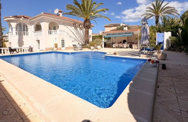 4 bedroom Villa for sale in Ciudad Quesada, Rojales with pool - € 695,000 (Ref: 10171095)