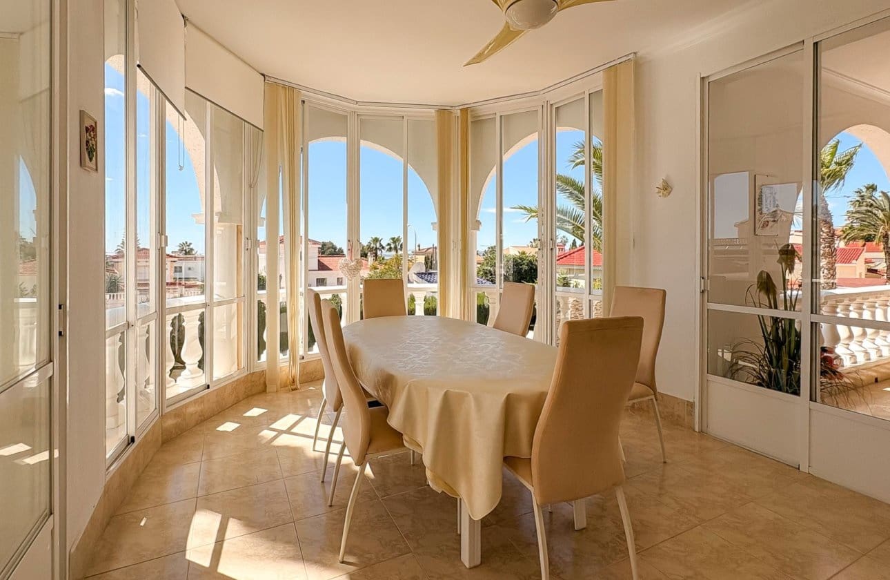 4 bedroom Villa for sale in Ciudad Quesada with pool - € 695,000 (Ref: 10171095)