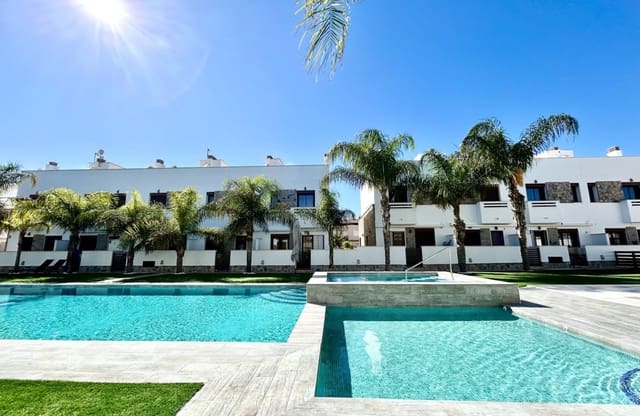 3 slaapkamer Huis te koop in Torre de la Horadada, Pilar de la Horadada met zwembad garage - € 429.995 (Ref: 10171096)