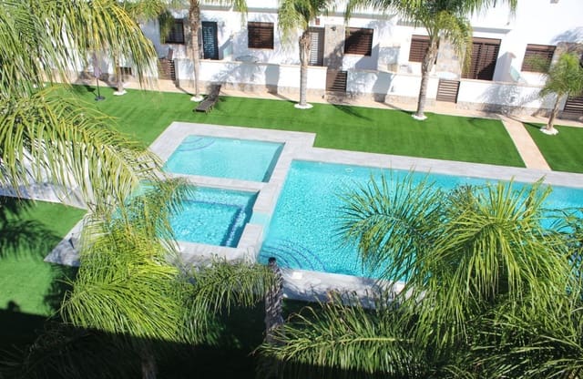 3 slaapkamer Huis te koop in Torre de la Horadada, Pilar de la Horadada met zwembad garage - € 429.995 (Ref: 10171096)