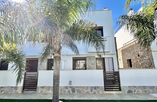 3 slaapkamer Huis te koop in Torre de la Horadada, Pilar de la Horadada met zwembad garage - € 429.995 (Ref: 10171096)