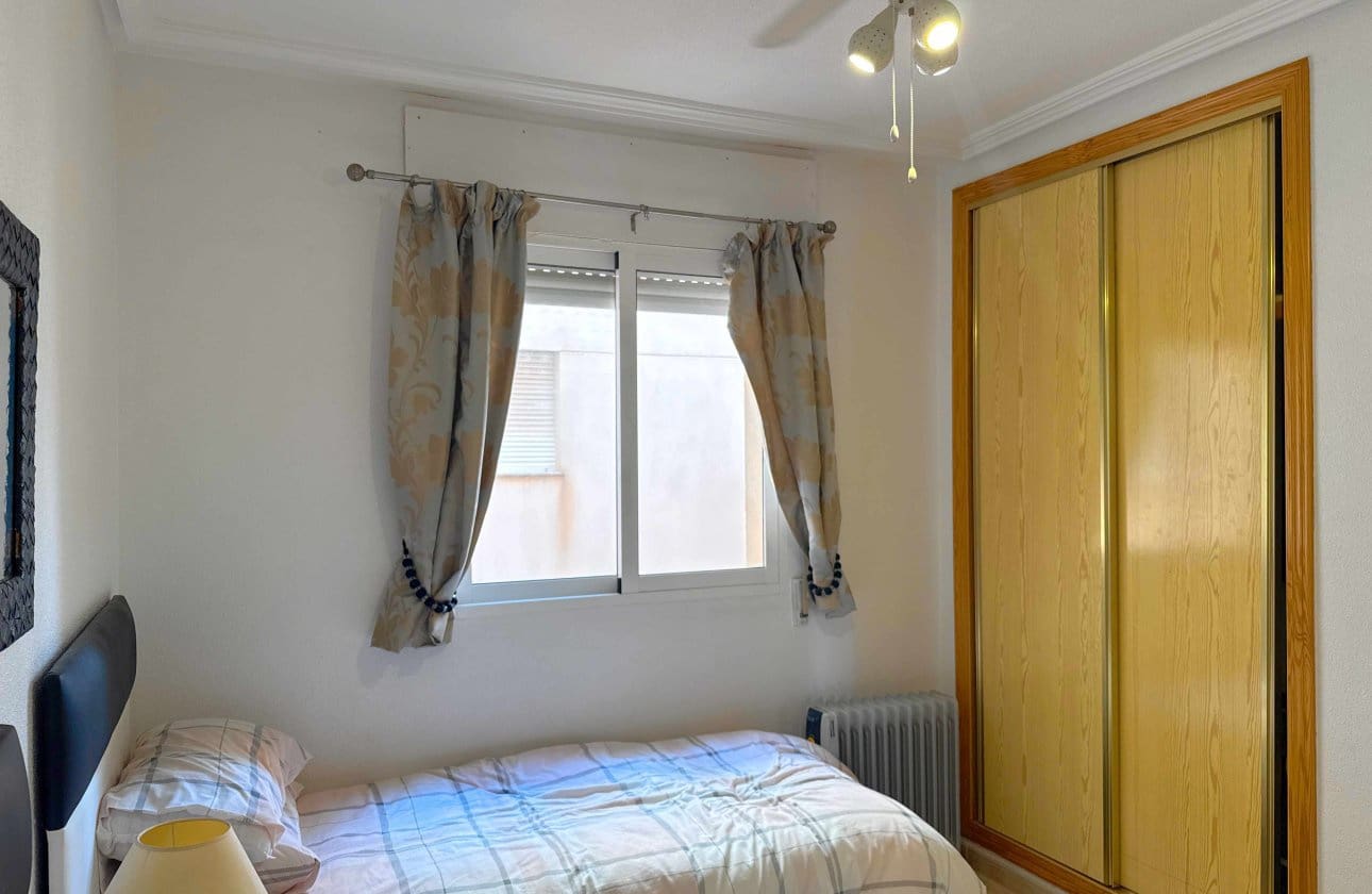 2 Zimmer Apartment zu verkaufen in Cabo Roig mit Pool Garage - 184.950 € (Ref: 10173994)