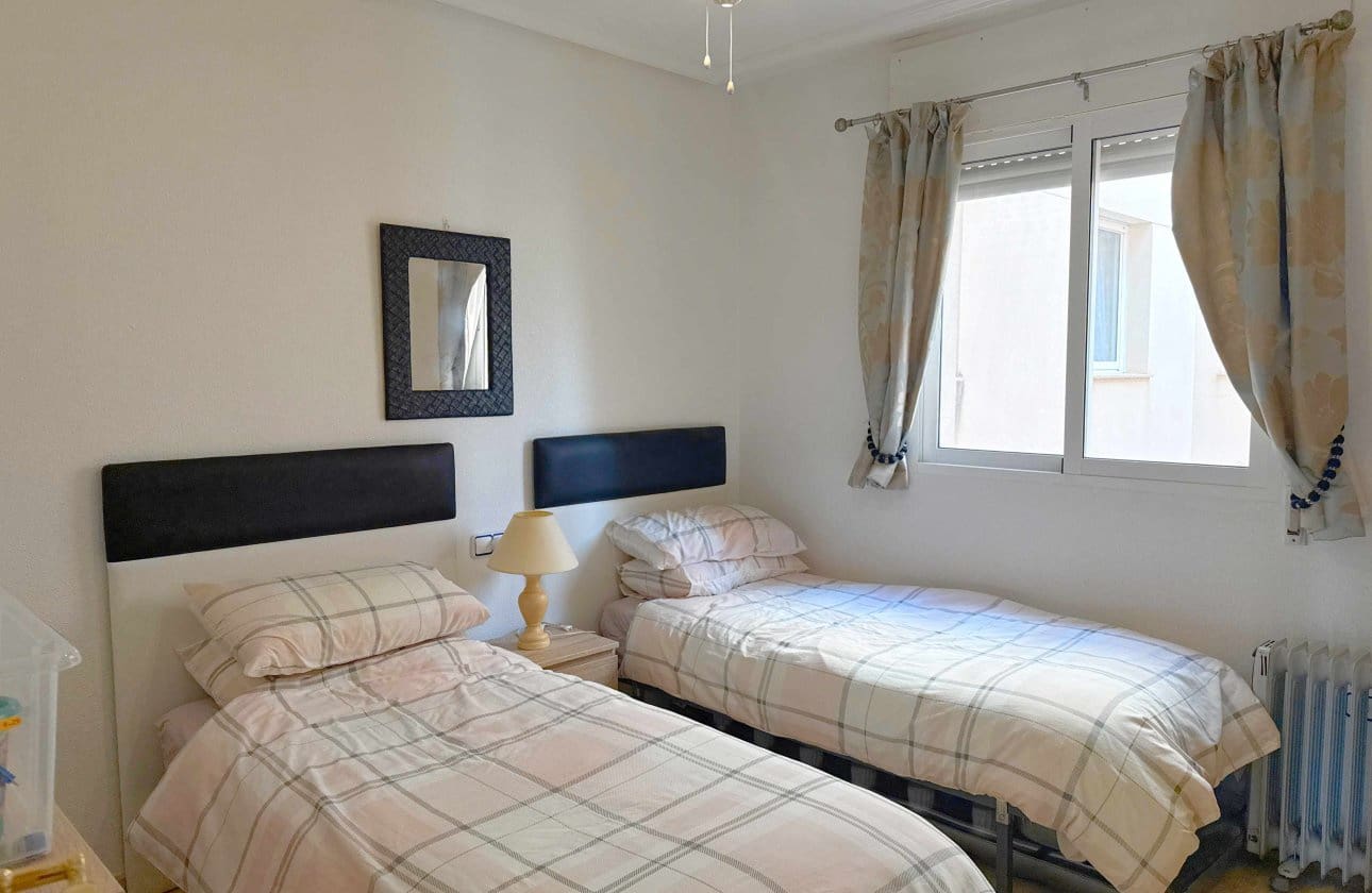 2 Zimmer Apartment zu verkaufen in Cabo Roig mit Pool Garage - 184.950 € (Ref: 10173994)