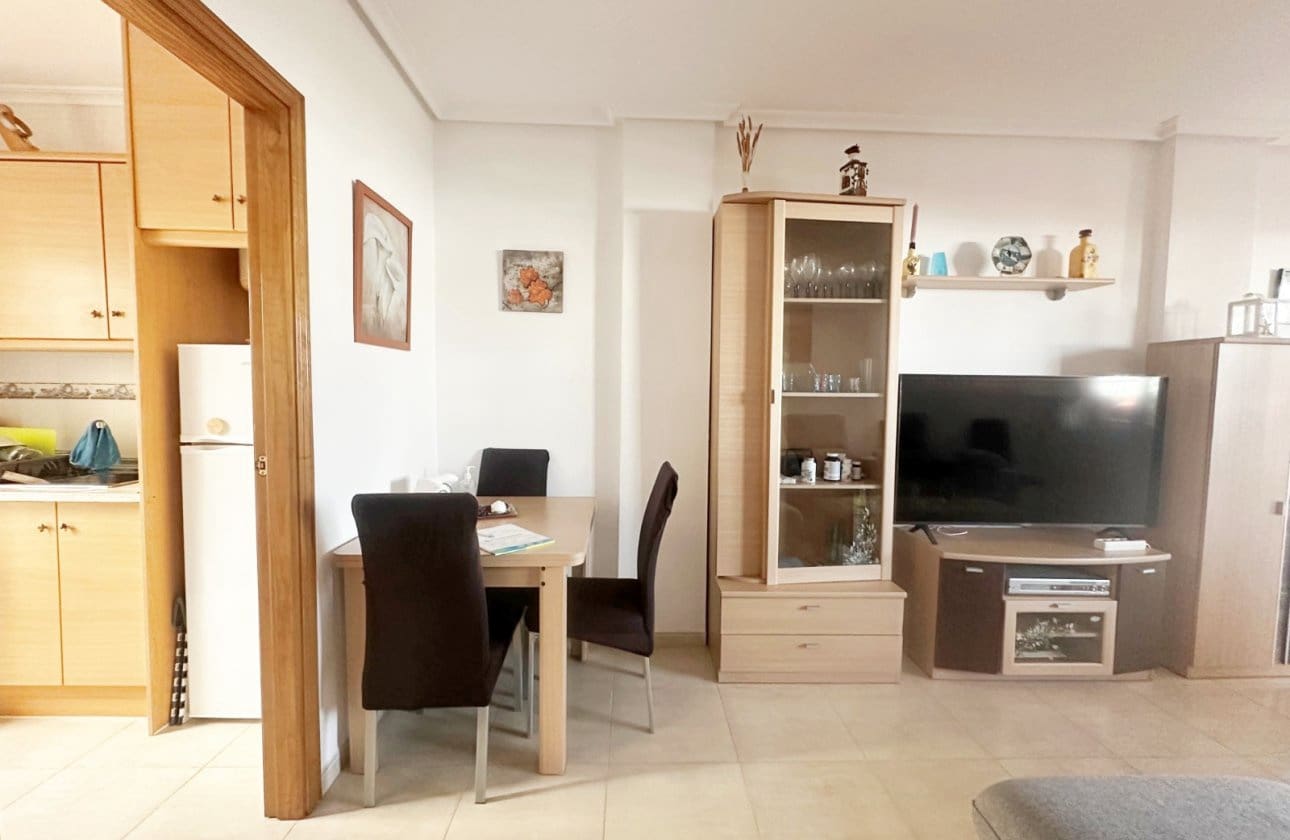 2 soverom Bungalow til salgs i Torrevieja med svømmebasseng - € 162 500 (Ref: 10177498)