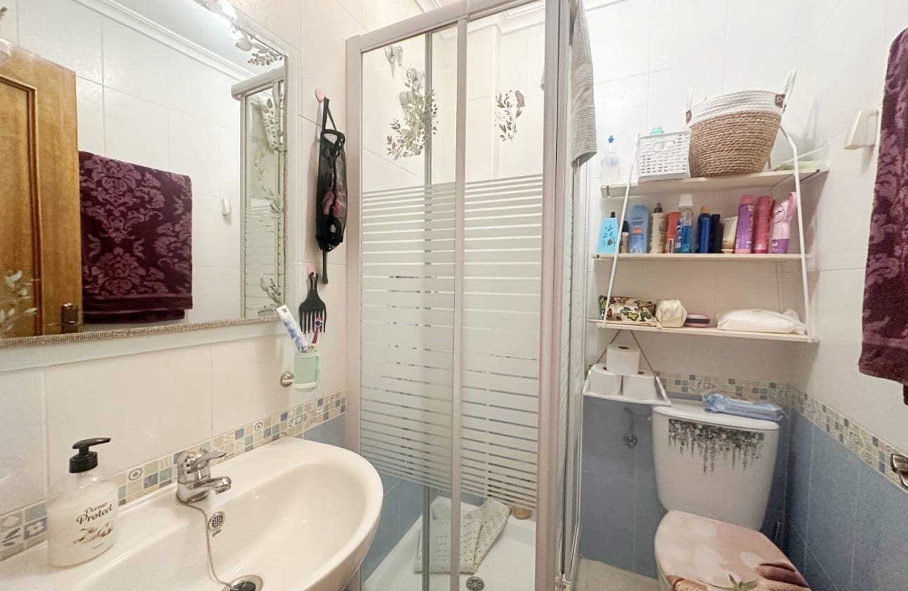 2 soverom Bungalow til salgs i Torrevieja med svømmebasseng - € 162 500 (Ref: 10177498)