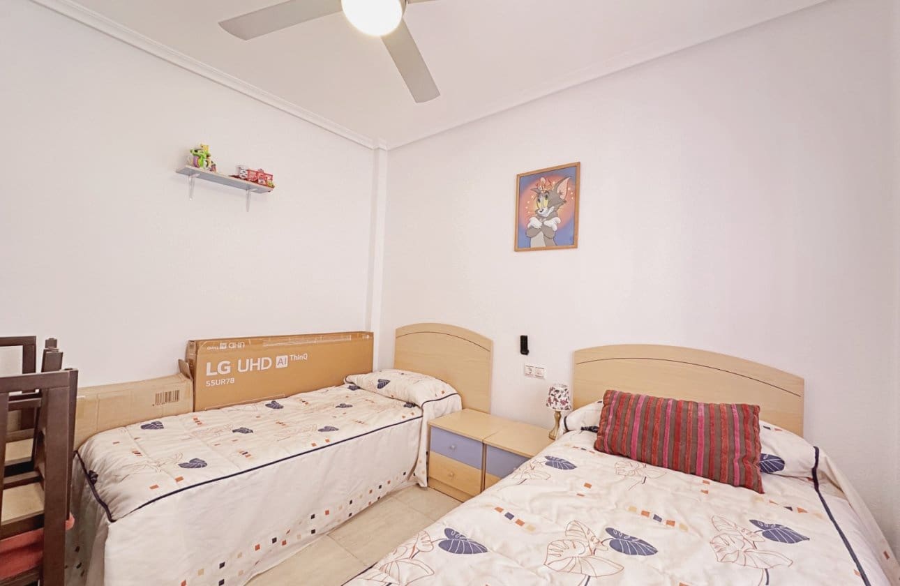 2 soverom Bungalow til salgs i Torrevieja med svømmebasseng - € 162 500 (Ref: 10177498)